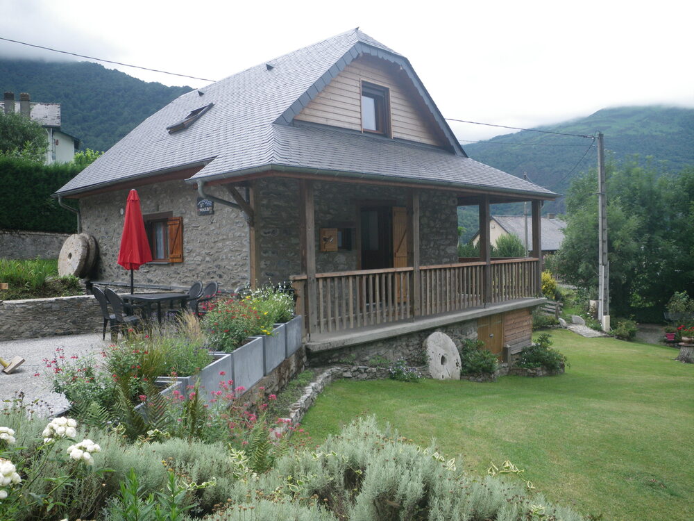 Gite Insolite Hautes-Pyrénées 65 Proche d'Argelès-Gazost, gîte dans un moulin à eau